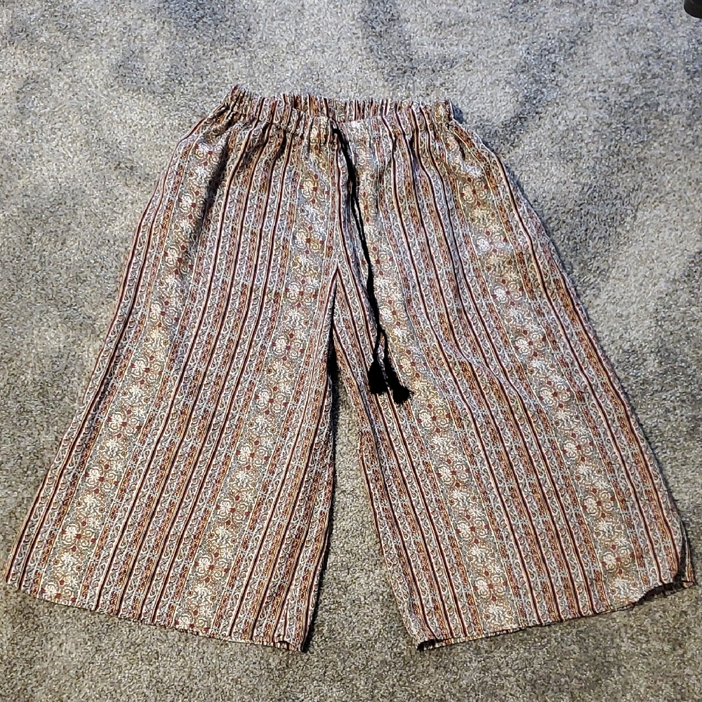 Xhilaration Womens Capris Size Medium